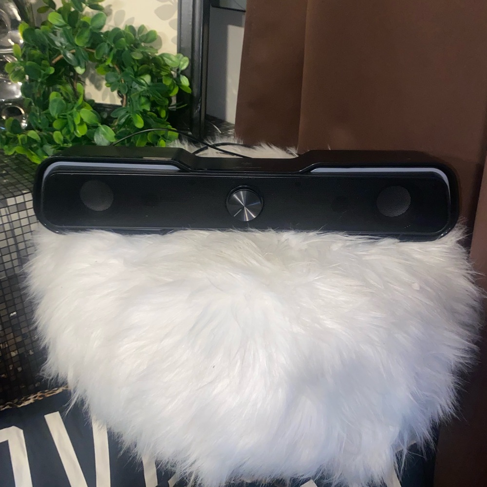 Black Soundbar Speaker - Picture 7 of 7
